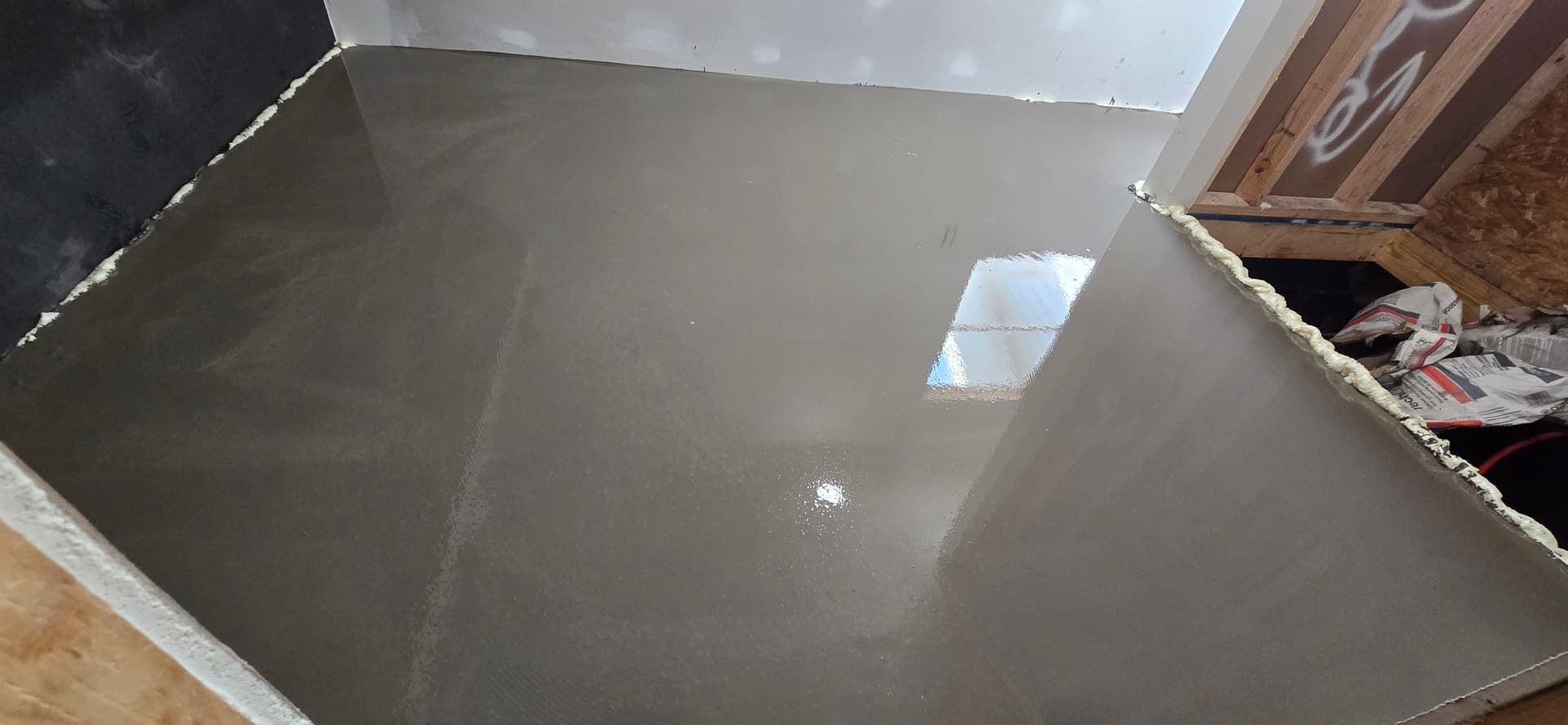 Building a Solid Foundation with Self-Leveling Floors image