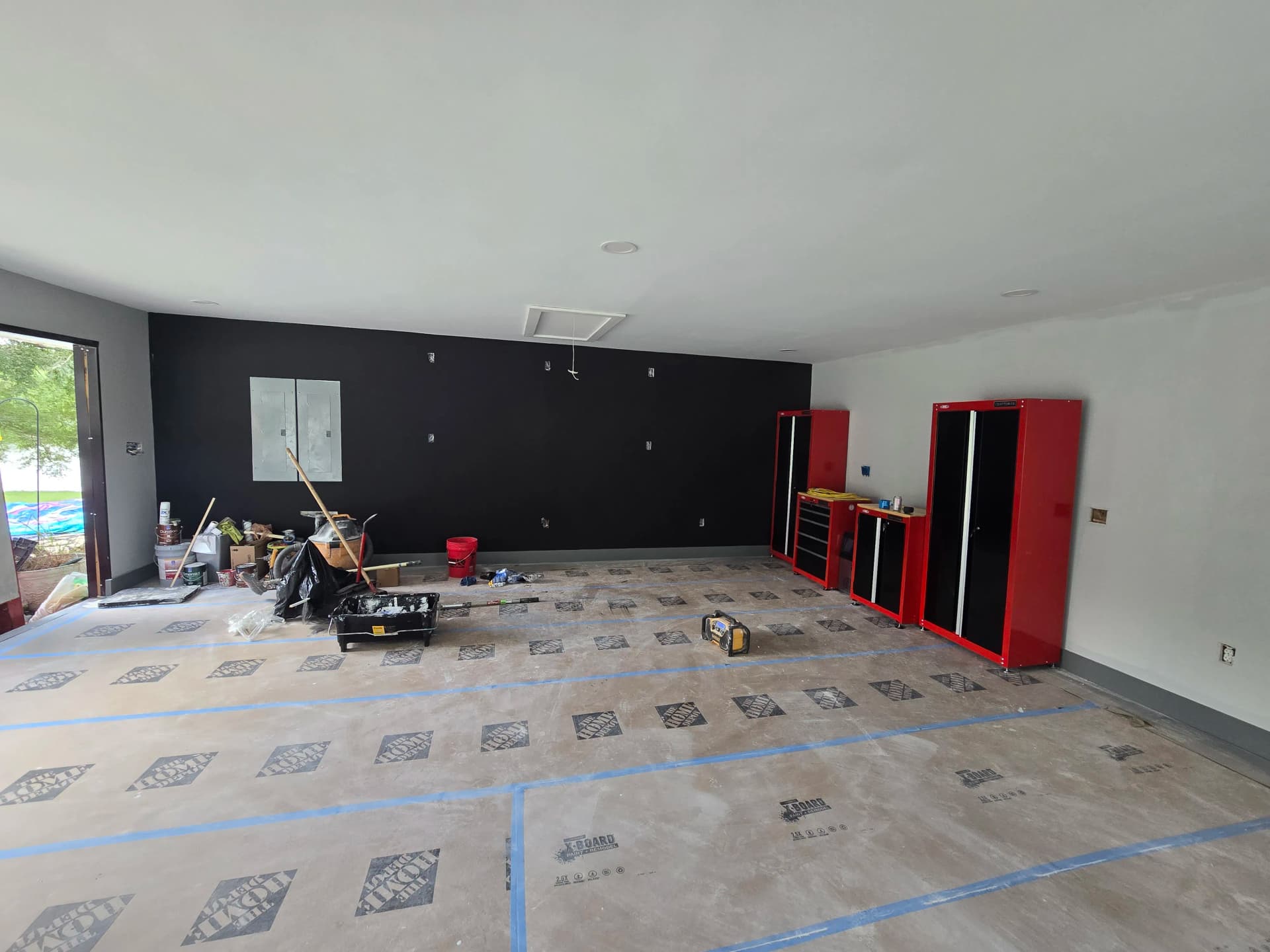 Gallery photos for Garage Man Cave Build with Custom Bar and Entertainment Setup: Image #3